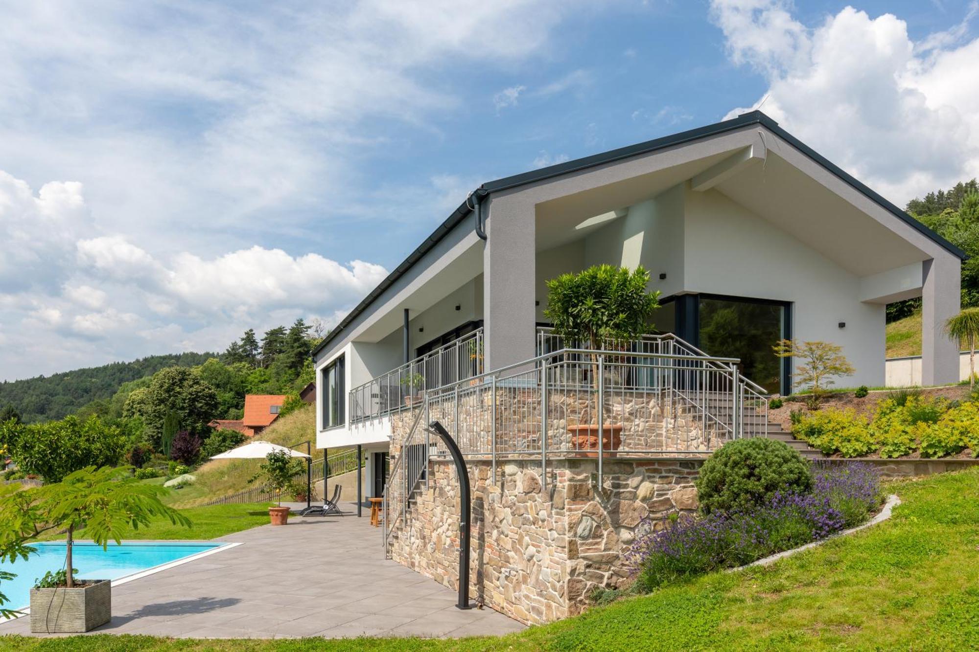 Greim15 --- Ganzes Ferienhaus Mit Fernsicht, Pool, Wellness Deutschlandsberg Luaran gambar
